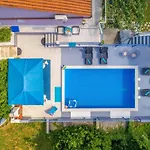 Grace By Interhome בית נופש Cerovlje